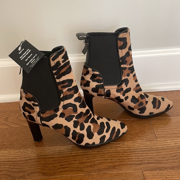 Aquatalia leather/fur boots. Size 5 1/2. New with tags attached. Made in Italy. - Picture 2 of 5